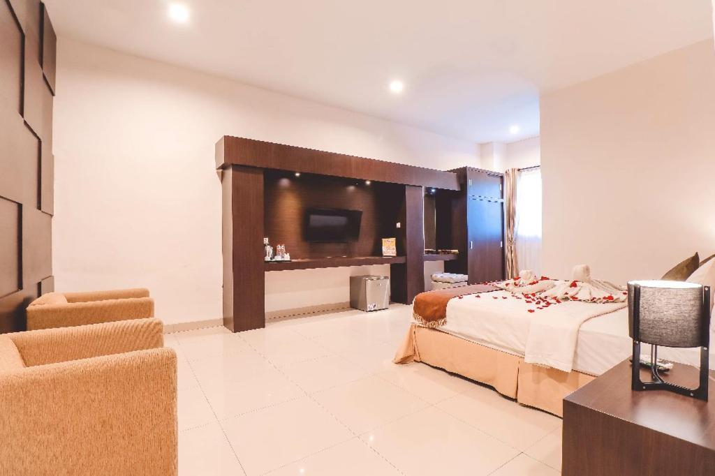 Saka Hotel Medan Sunggal Екстериор снимка